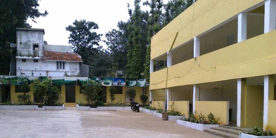 Paradise Inn hotel building